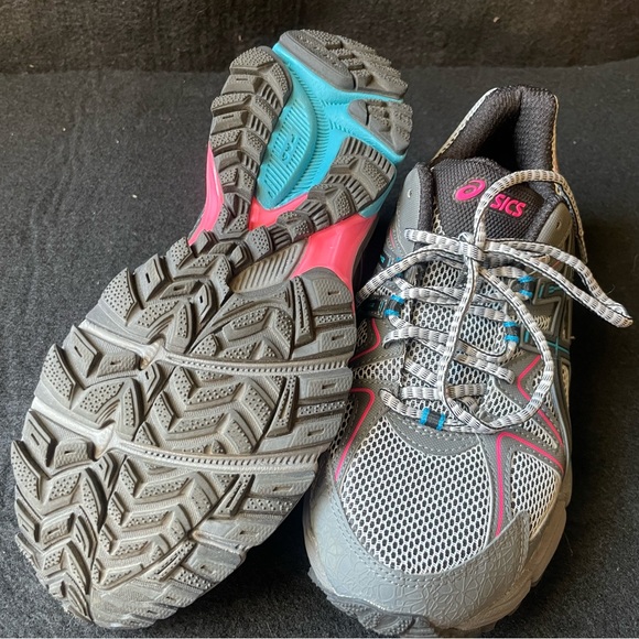 Brand new ASICS - Picture 6 of 9